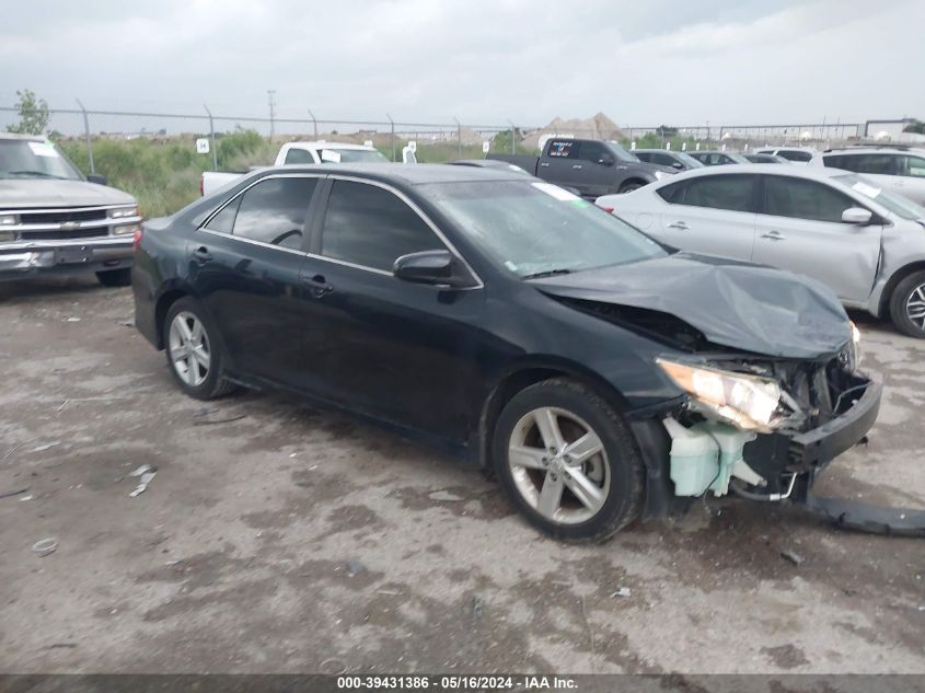 2014 TOYOTA CAMRY SE