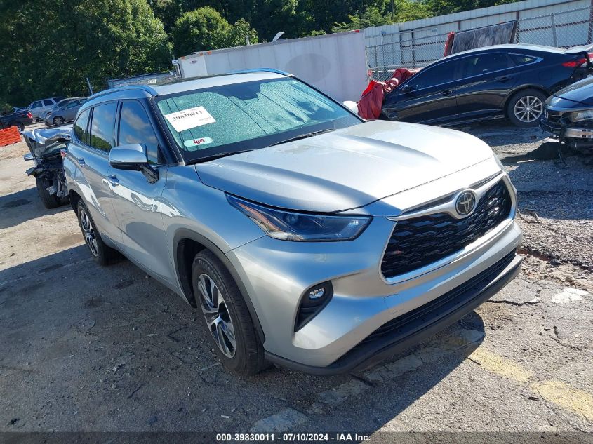 2021 TOYOTA HIGHLANDER XLE