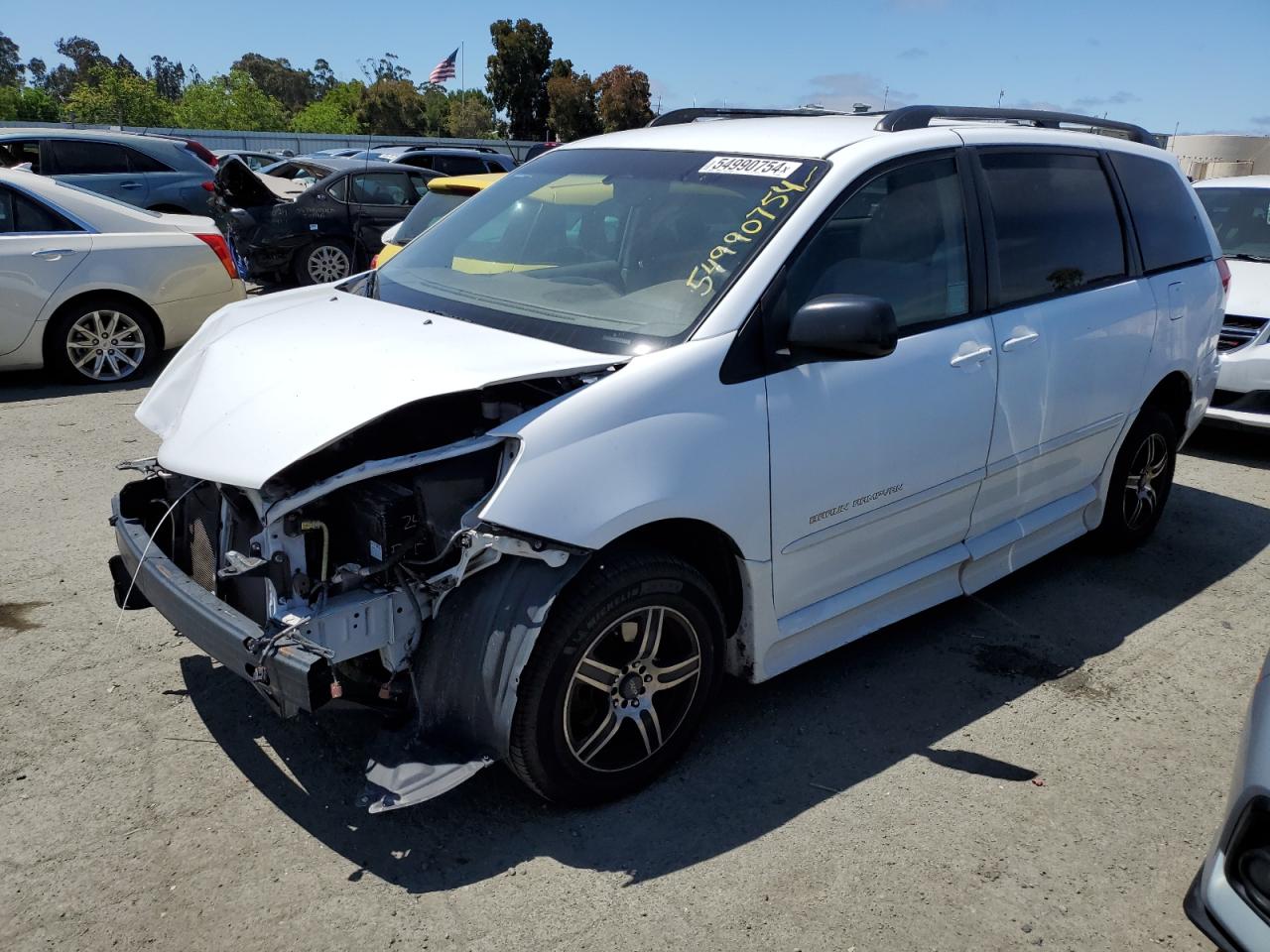 2010 TOYOTA SIENNA CE