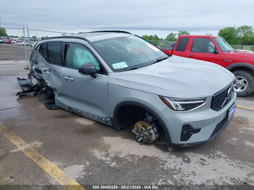 2024 VOLVO XC40 PLUS