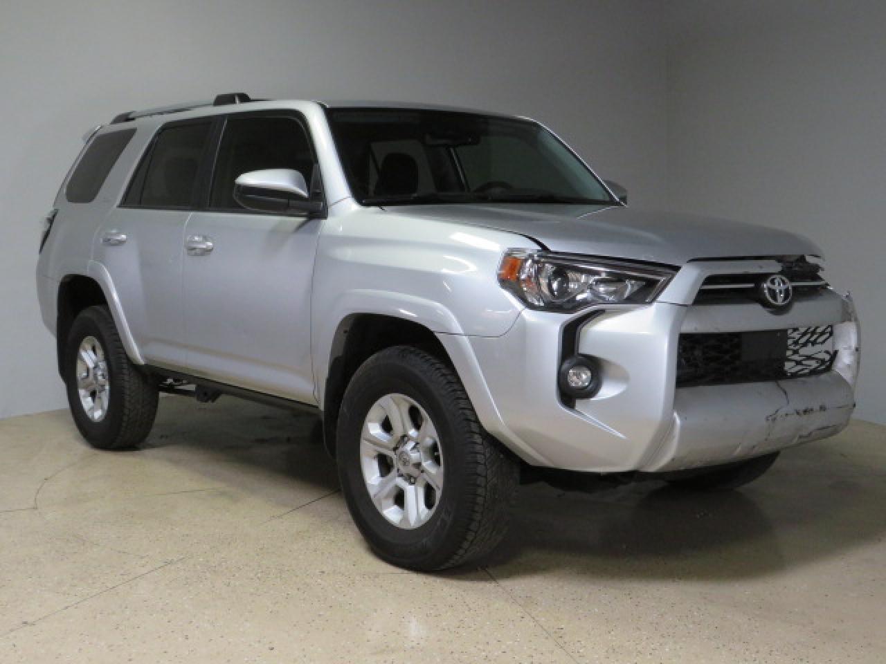 2023 TOYOTA 4RUNNER SE