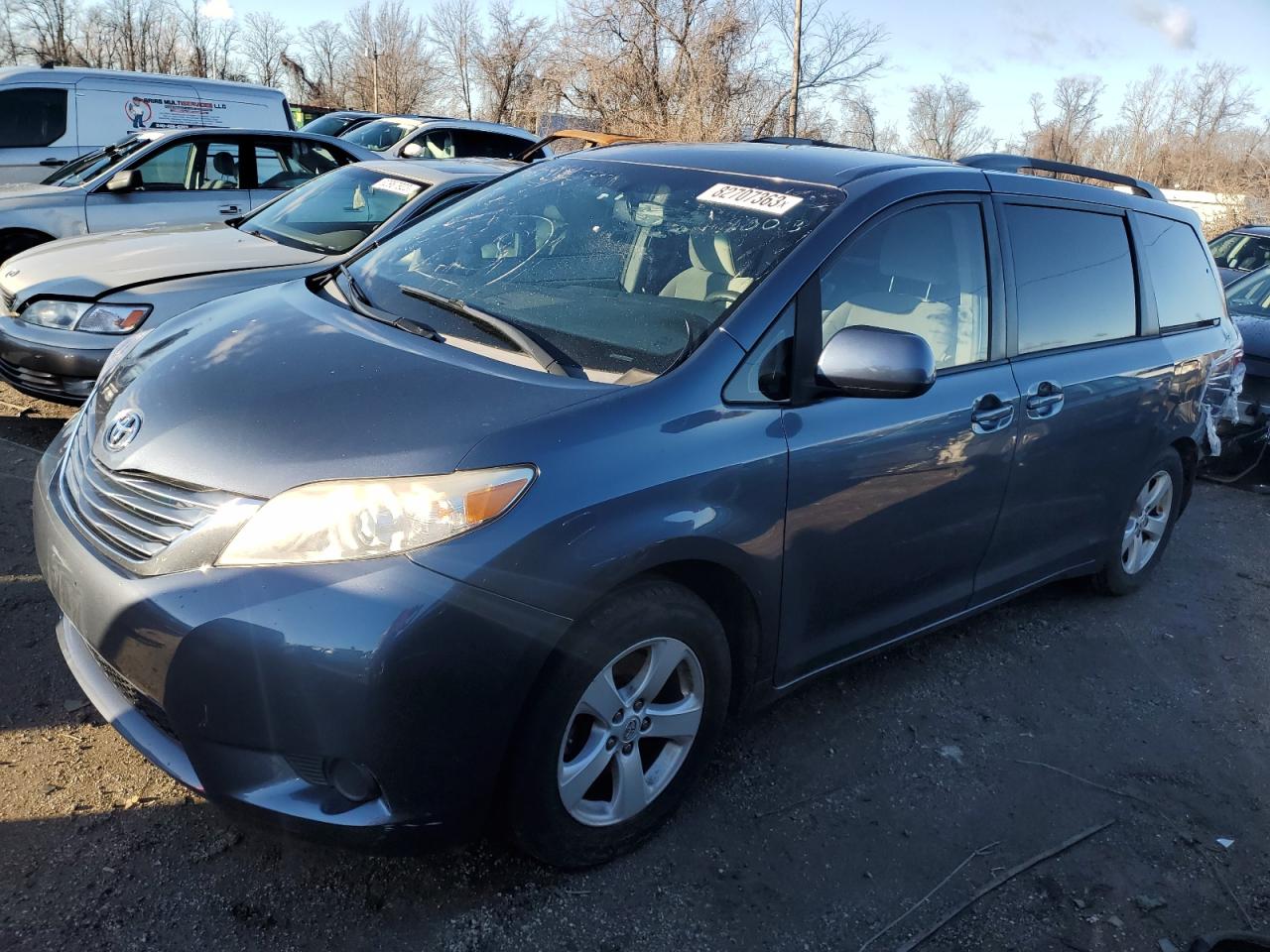 2017 TOYOTA SIENNA LE