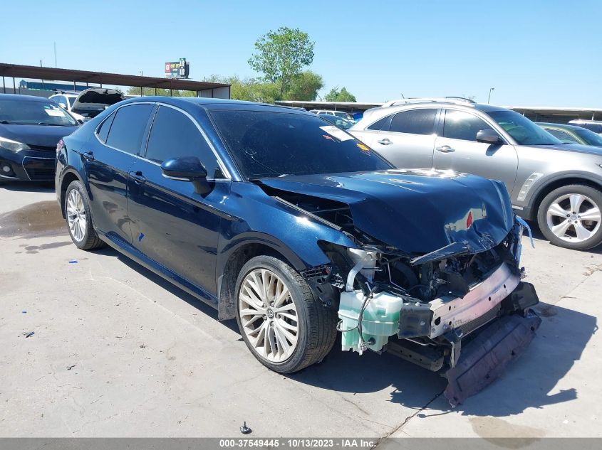 2019 TOYOTA CAMRY XLE V6