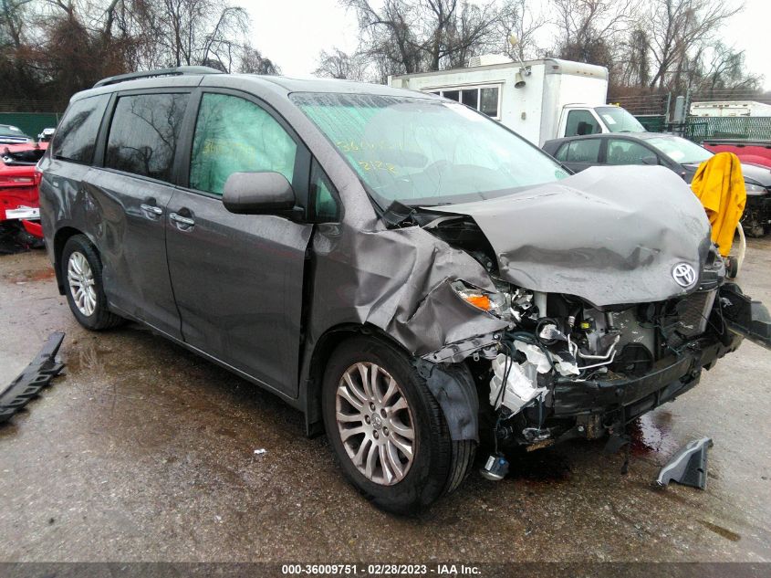 2017 TOYOTA SIENNA XLE 8 PASSENGER