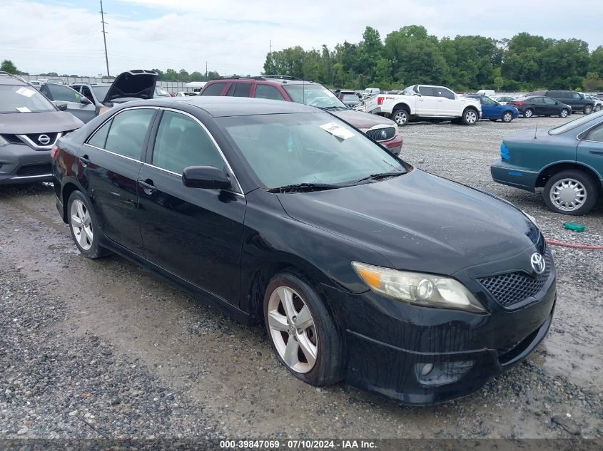 2011 TOYOTA CAMRY SE