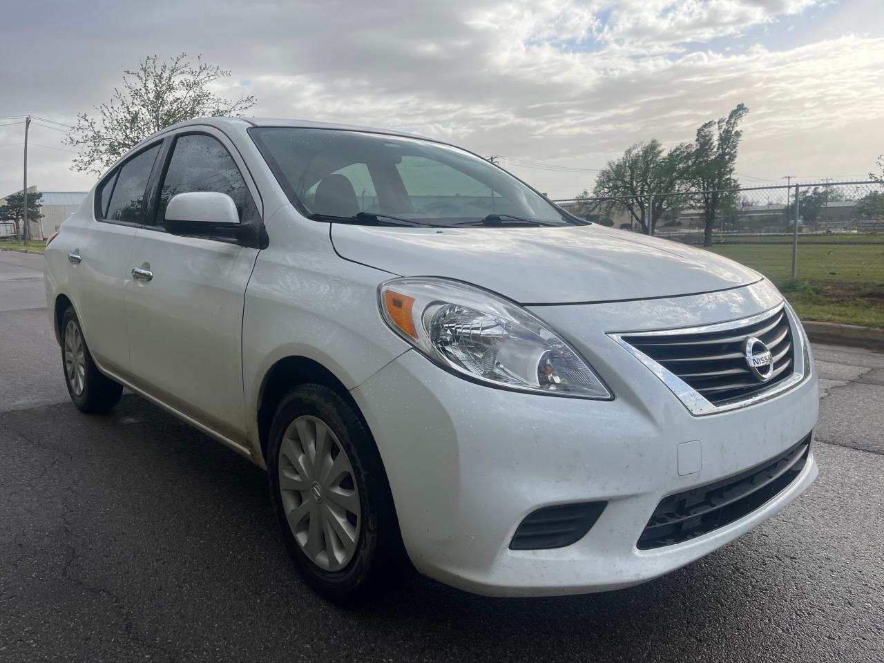 2014 NISSAN VERSA S