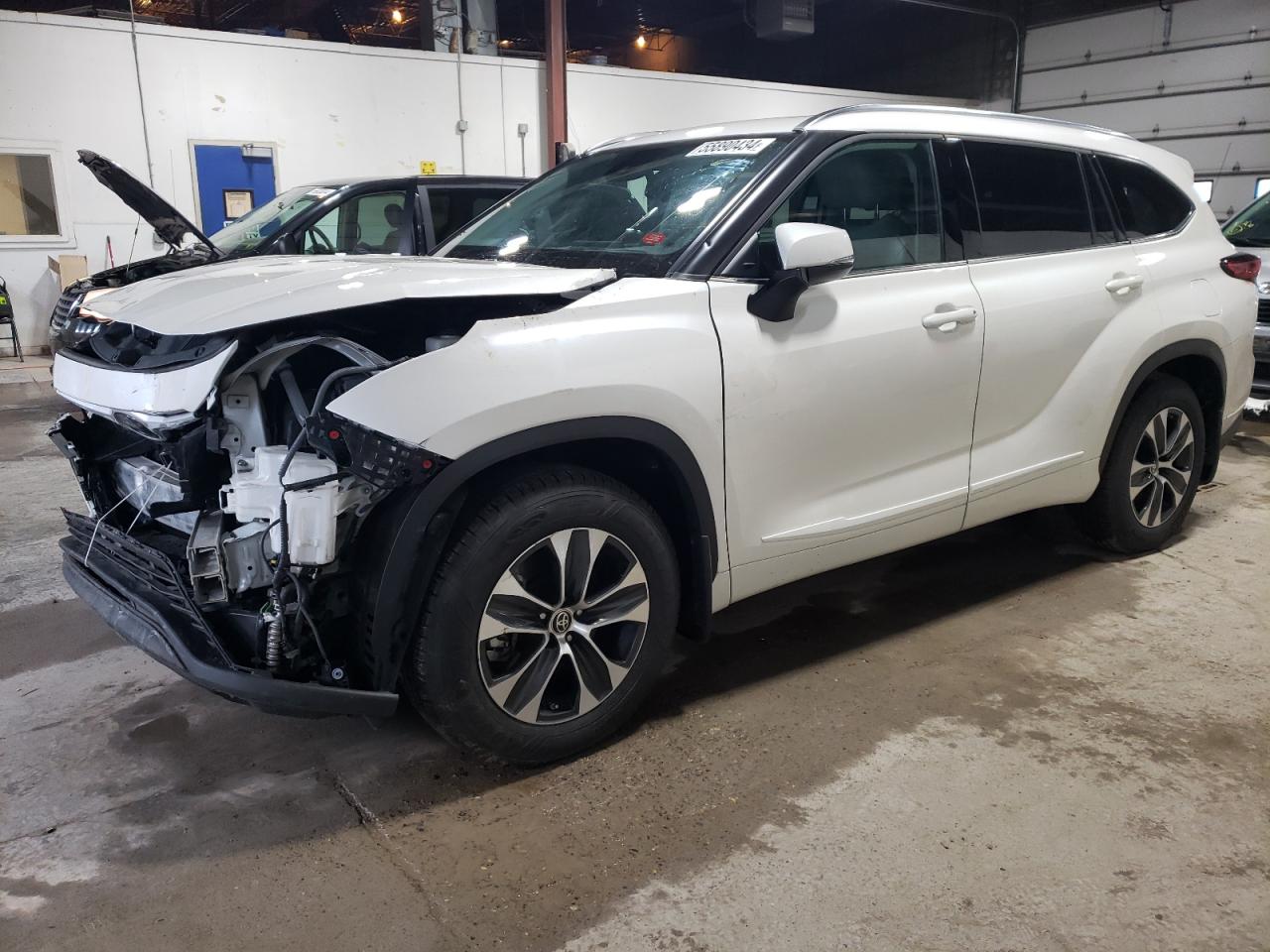 2021 TOYOTA HIGHLANDER XLE