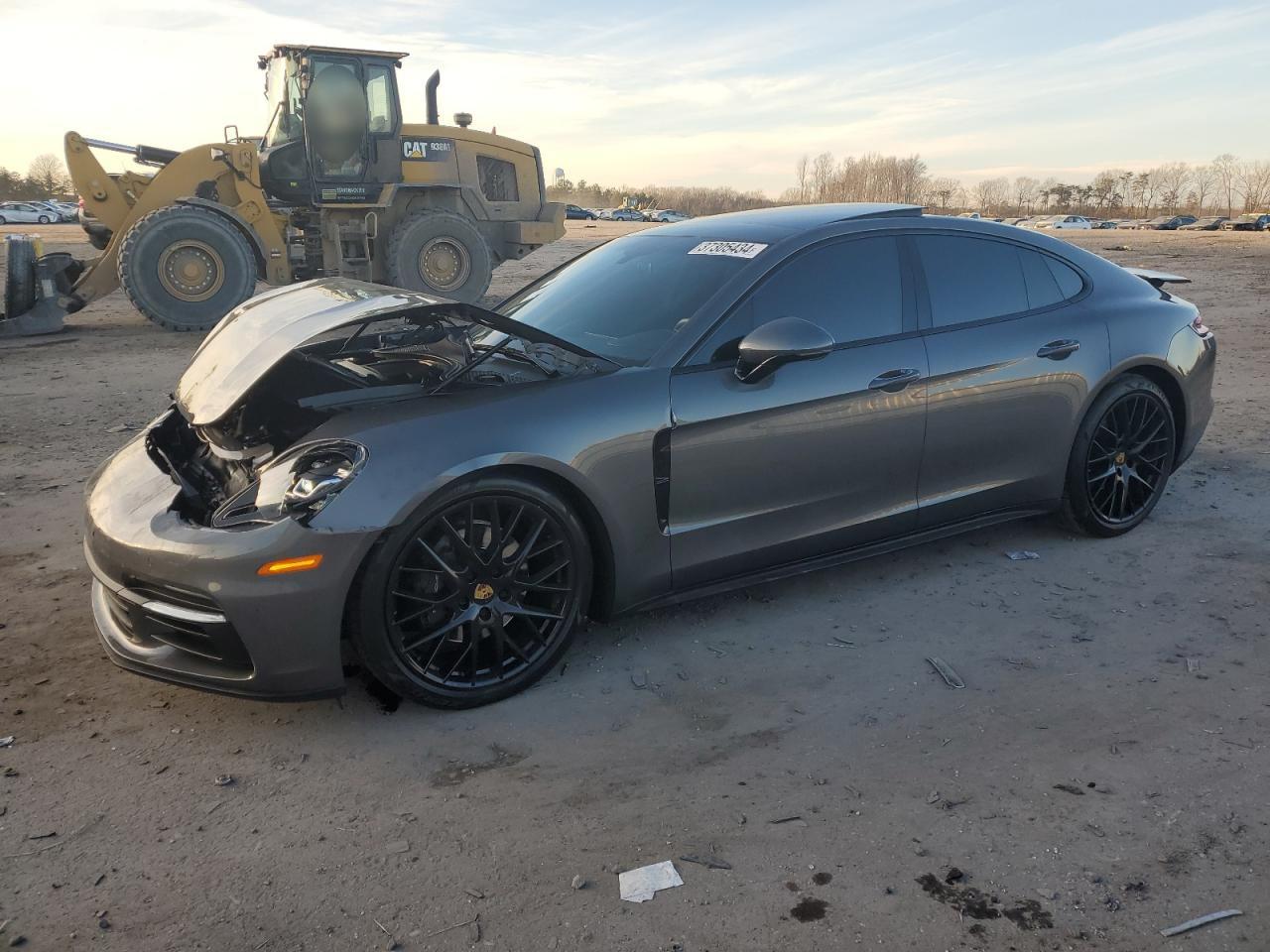 2017 PORSCHE PANAMERA 2