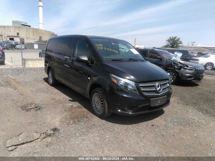 2019 MERCEDES-BENZ METRIS