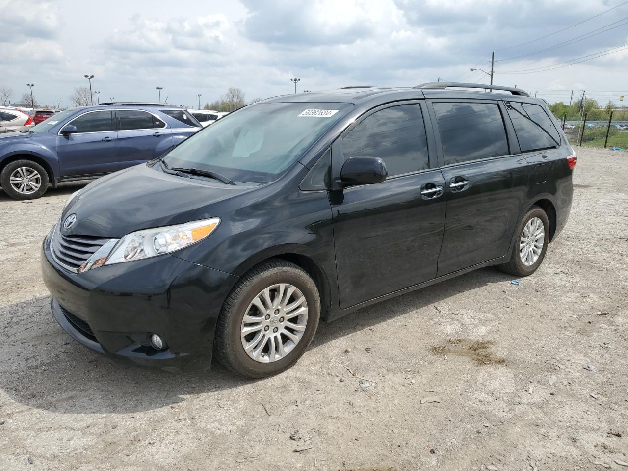 2016 TOYOTA SIENNA XLE