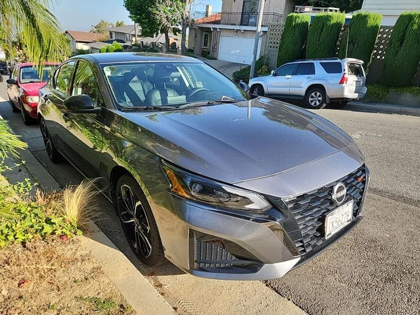 2023 NISSAN ALTIMA SR