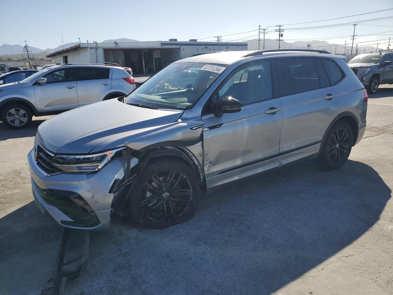 2022 VOLKSWAGEN TIGUAN SE R-LINE BLACK