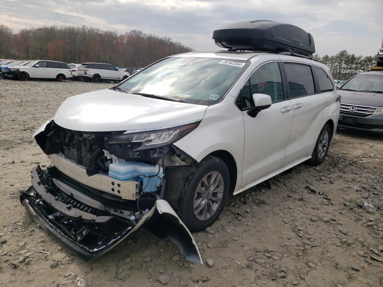 2023 TOYOTA SIENNA XLE