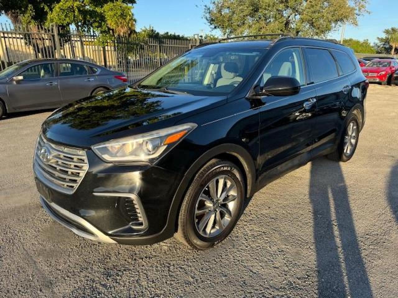 2017 HYUNDAI SANTA FE SE