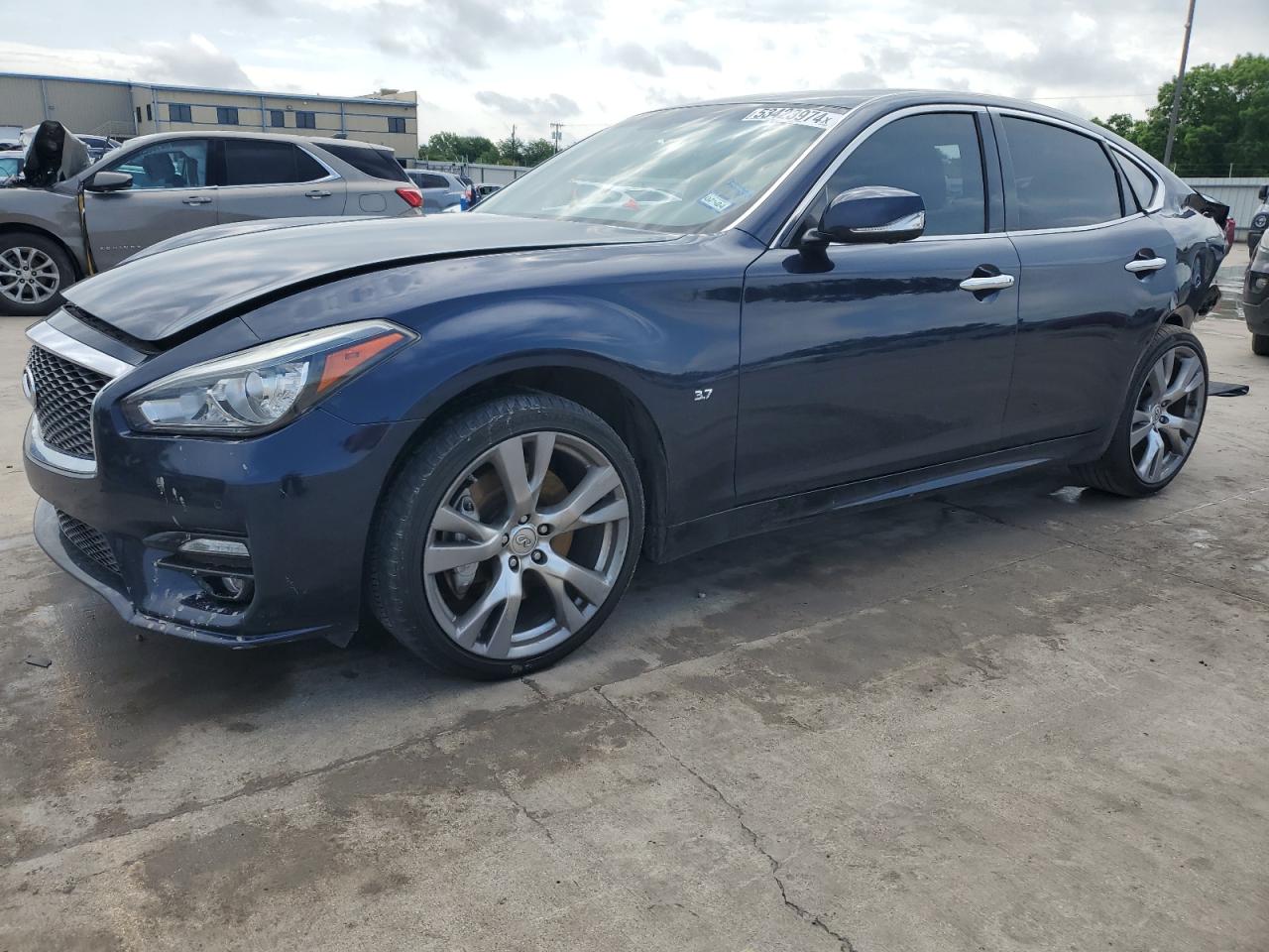 2015 INFINITI Q70 3.7