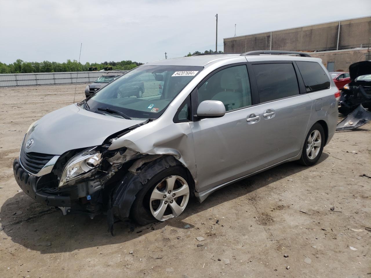 2011 TOYOTA SIENNA LE