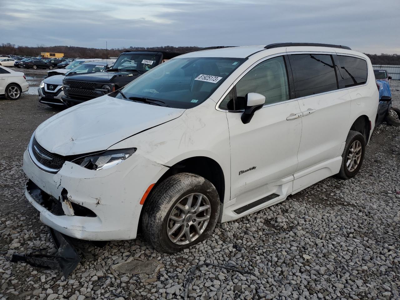 2021 CHRYSLER VOYAGER LXI