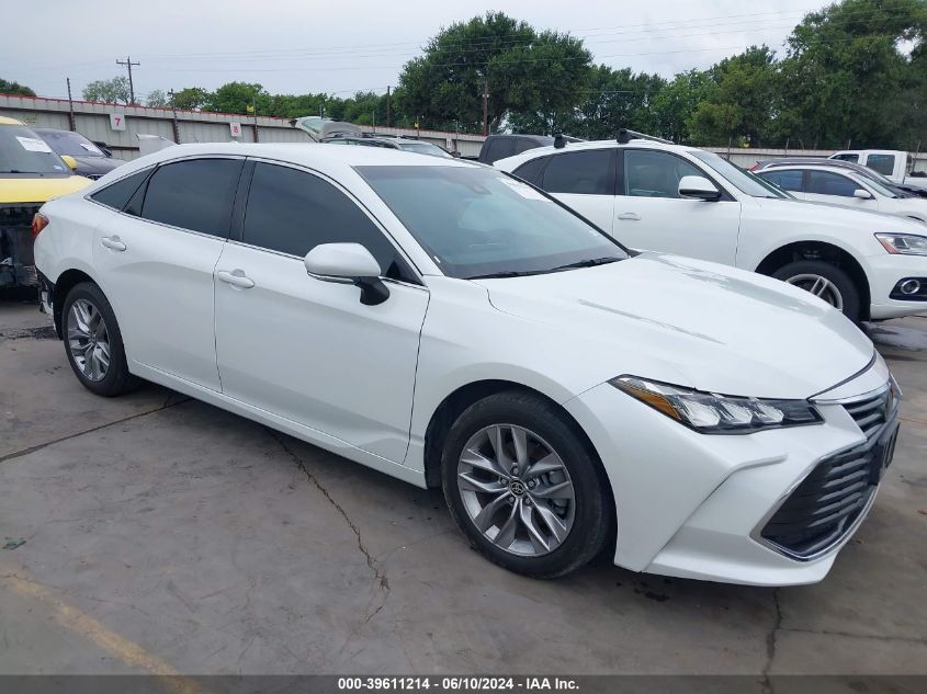 2022 TOYOTA AVALON XLE