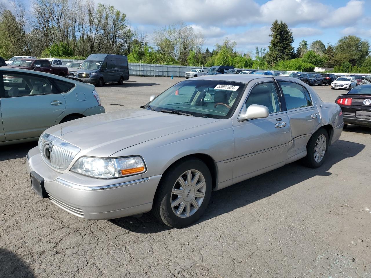 2010 LINCOLN TOWN CAR SIGNATURE LIMITED