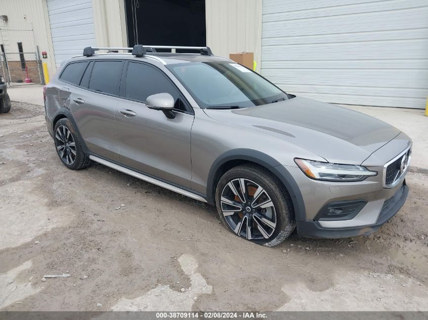 2020 VOLVO V60 CROSS COUNTRY T5