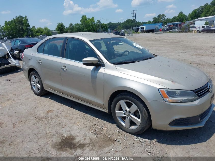 2013 VOLKSWAGEN JETTA 2.0L TDI