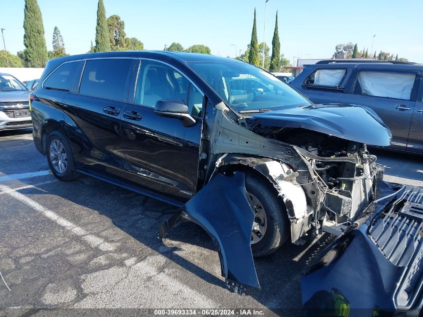 2021 TOYOTA SIENNA LE