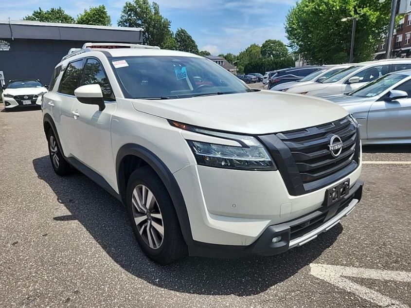 2023 NISSAN PATHFINDER SL