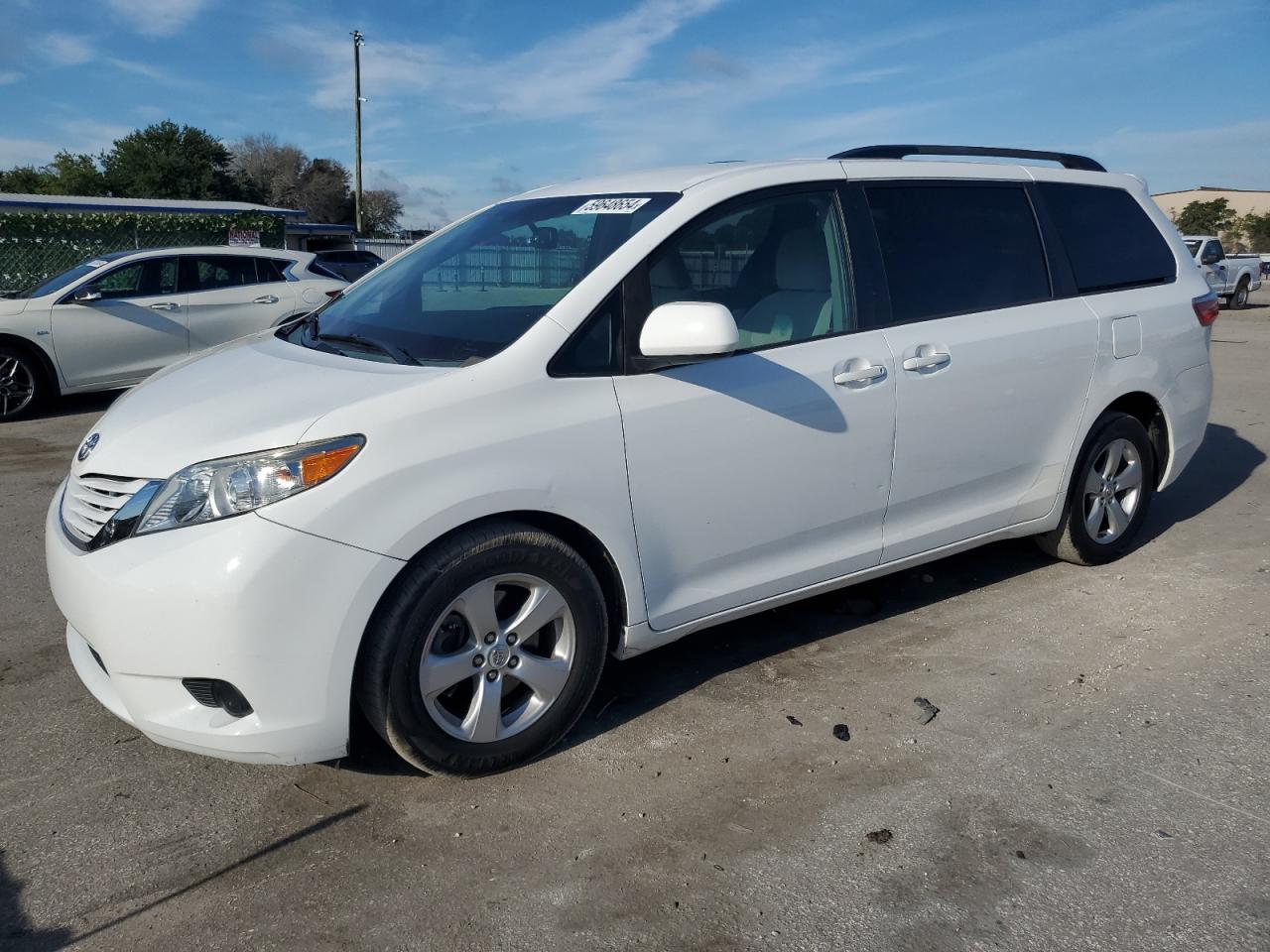 2015 TOYOTA SIENNA LE