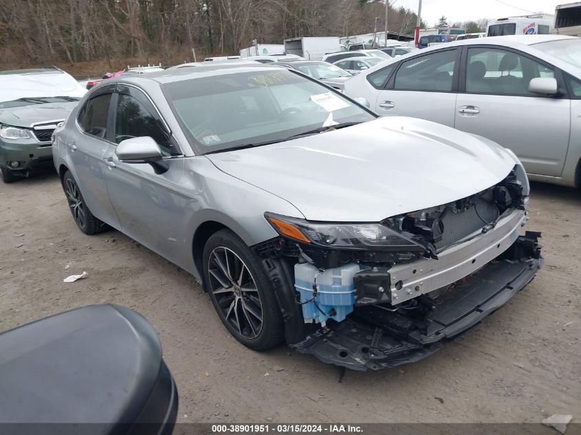 2022 TOYOTA CAMRY SE AWD