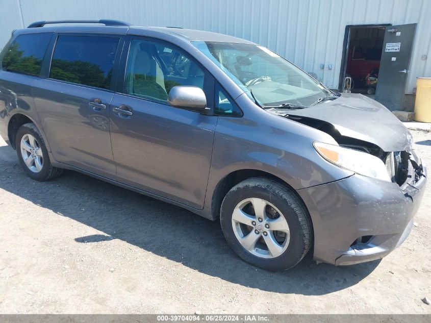 2015 TOYOTA SIENNA LE