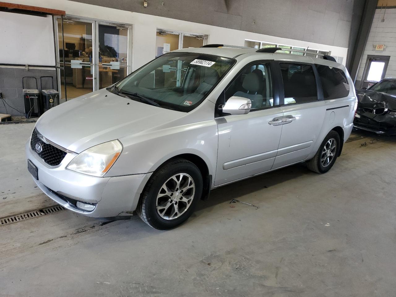 2014 KIA SEDONA LX