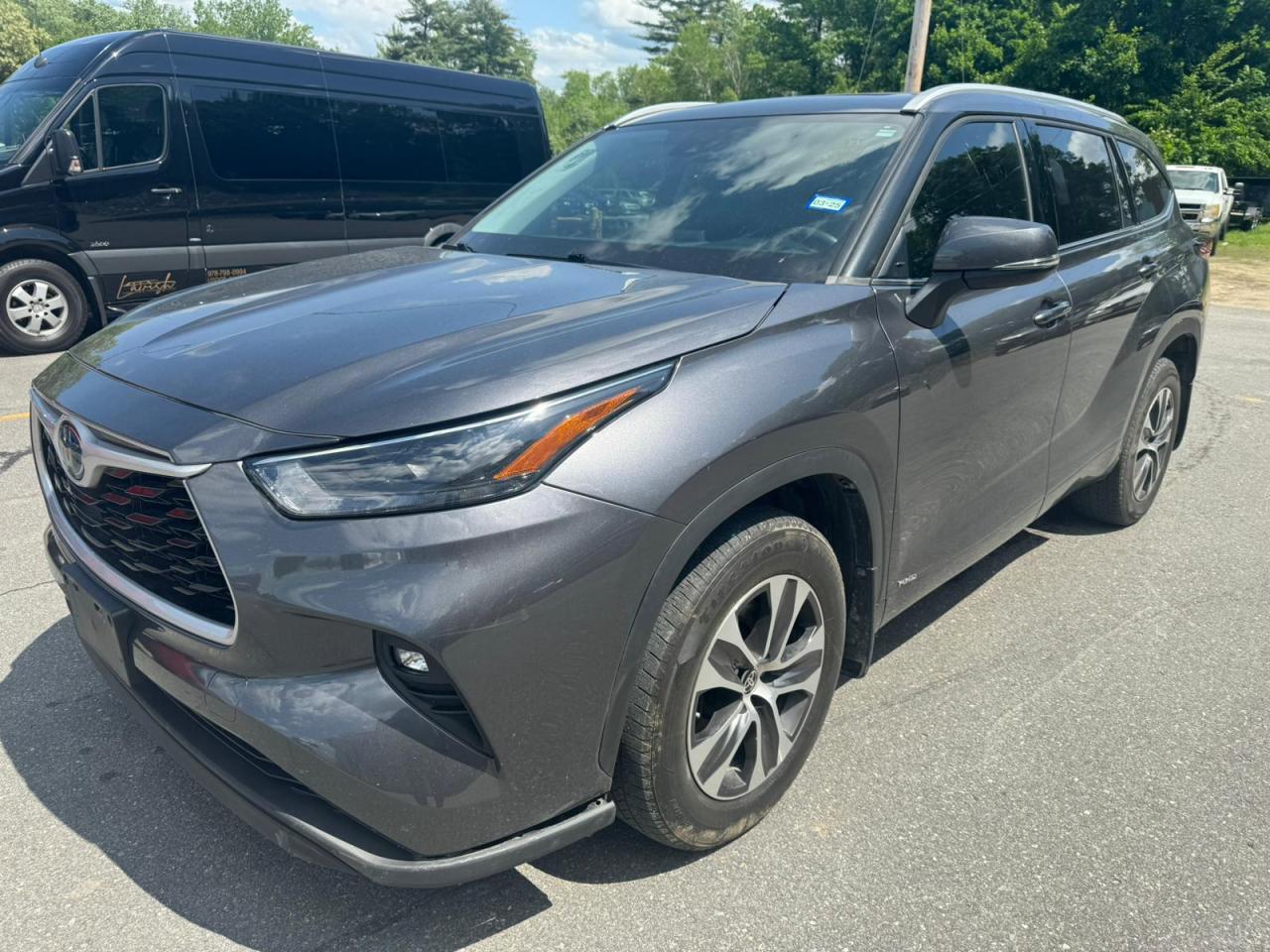 2022 TOYOTA HIGHLANDER HYBRID XLE