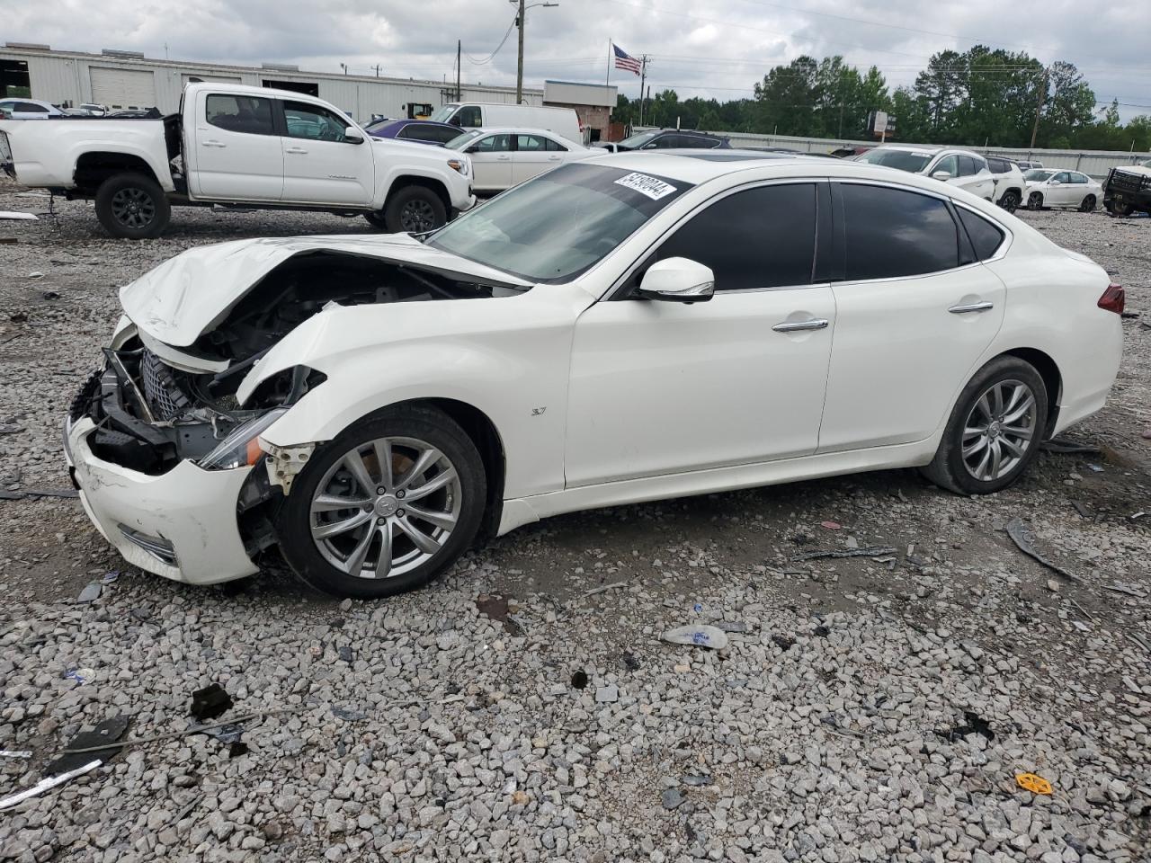 2015 INFINITI Q70 3.7