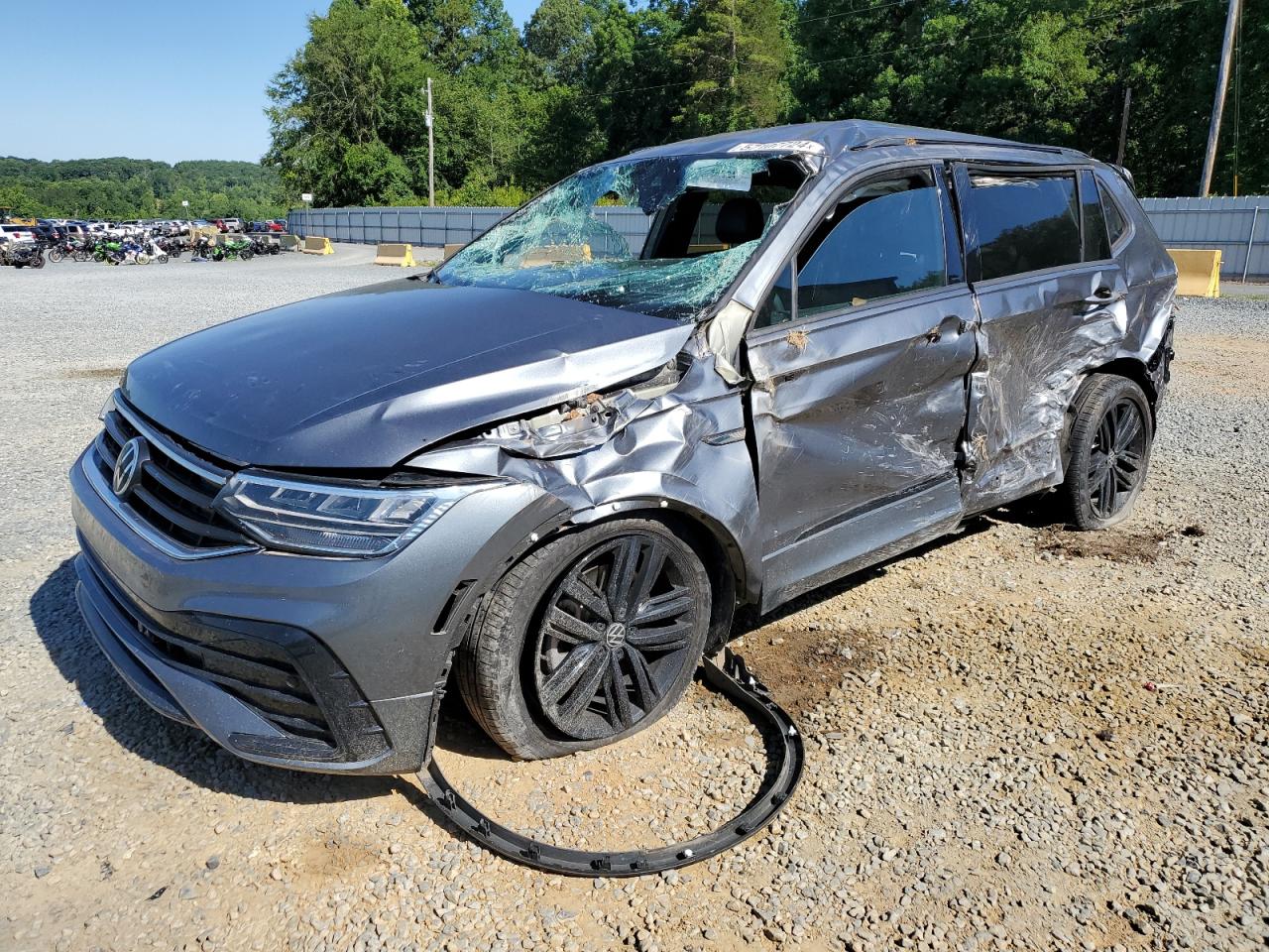 2022 VOLKSWAGEN TIGUAN SE R-LINE BLACK