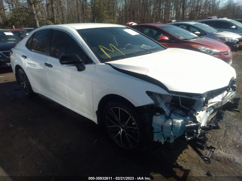 2022 TOYOTA CAMRY SE