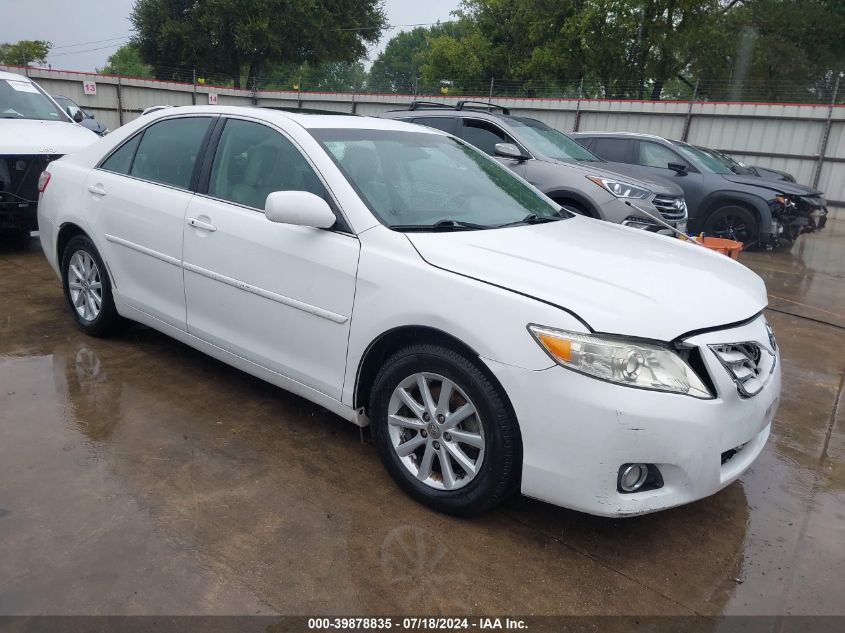 2011 TOYOTA CAMRY XLE V6