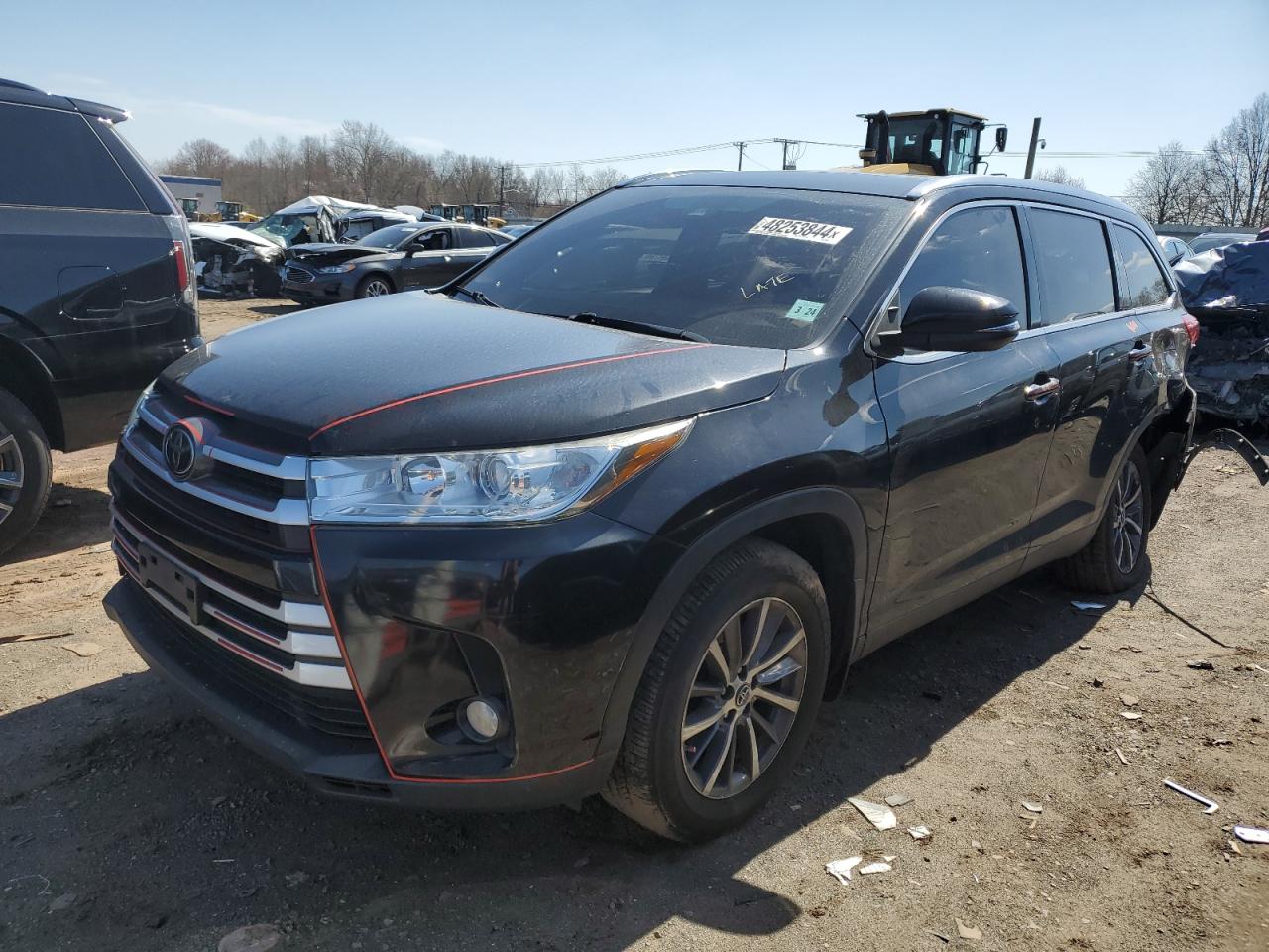 2019 TOYOTA HIGHLANDER SE