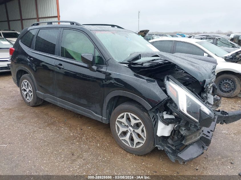 2022 SUBARU FORESTER PREMIUM