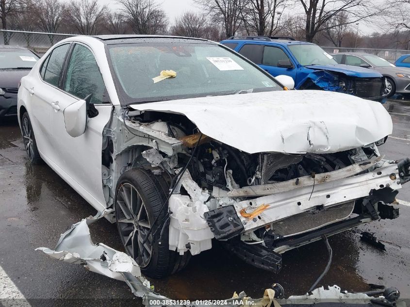 2021 TOYOTA CAMRY XLE AWD