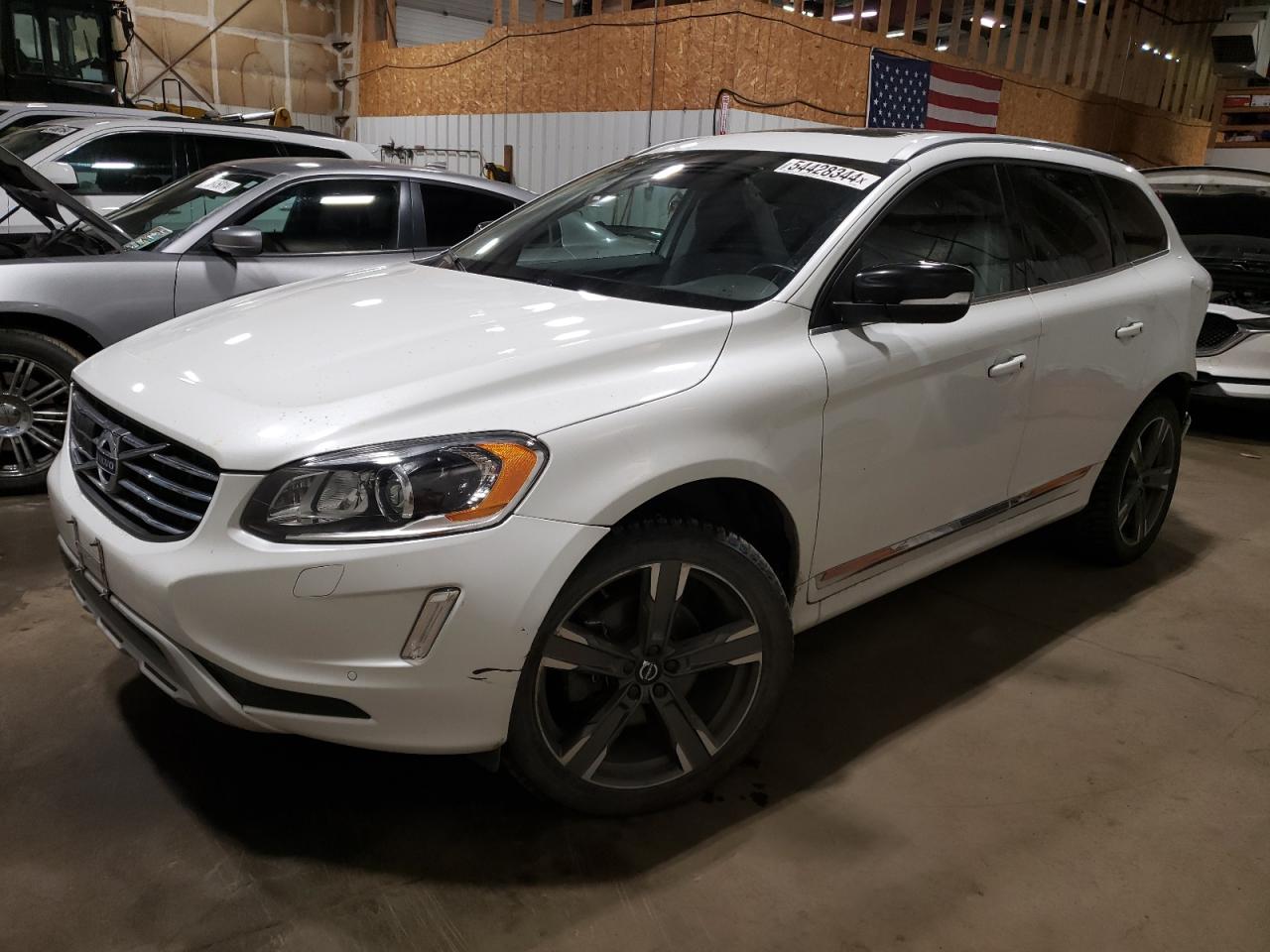 2017 VOLVO XC60 T6 DYNAMIC