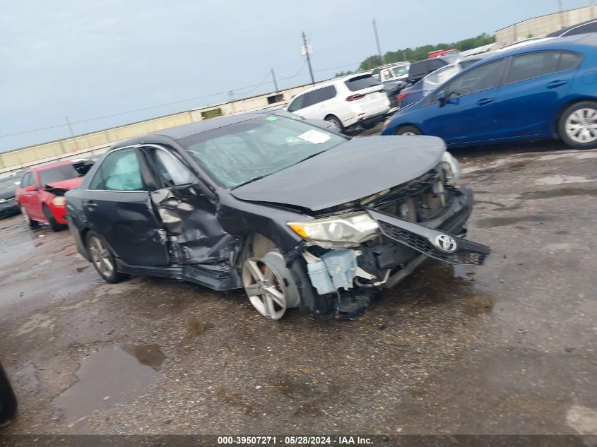 2014 TOYOTA CAMRY SE