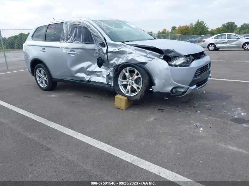 2015 MITSUBISHI OUTLANDER SE