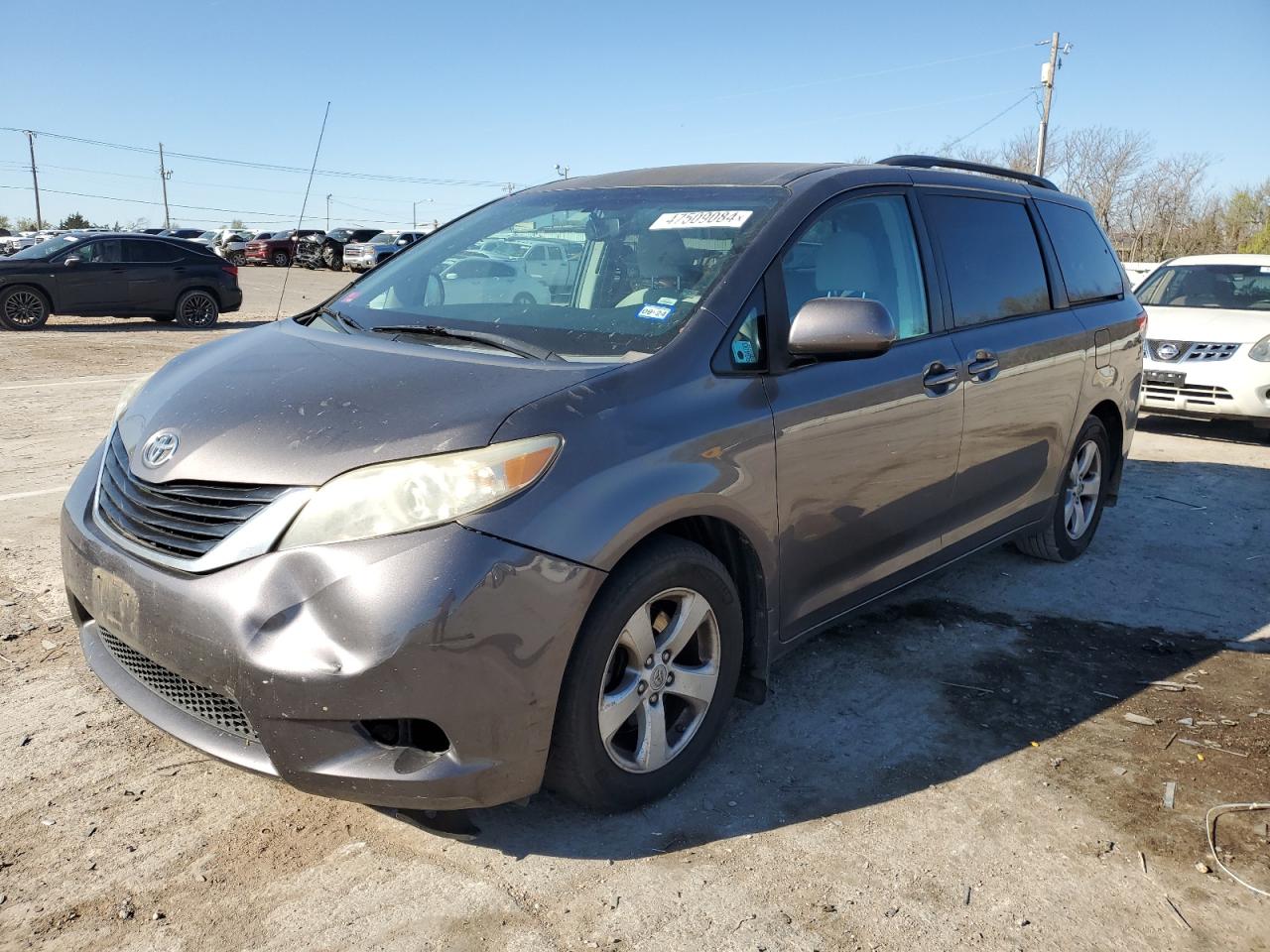 2012 TOYOTA SIENNA LE