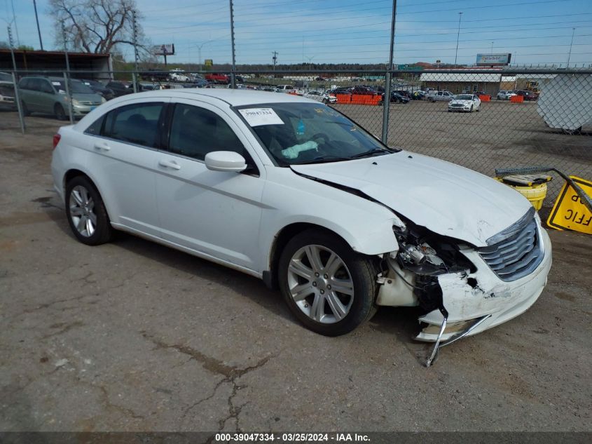 2013 CHRYSLER 200 LX