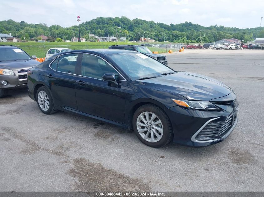 2022 TOYOTA CAMRY LE