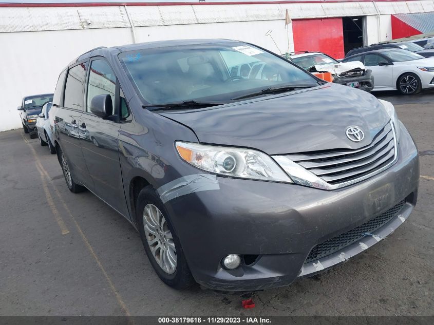 2017 TOYOTA SIENNA XLE 8 PASSENGER