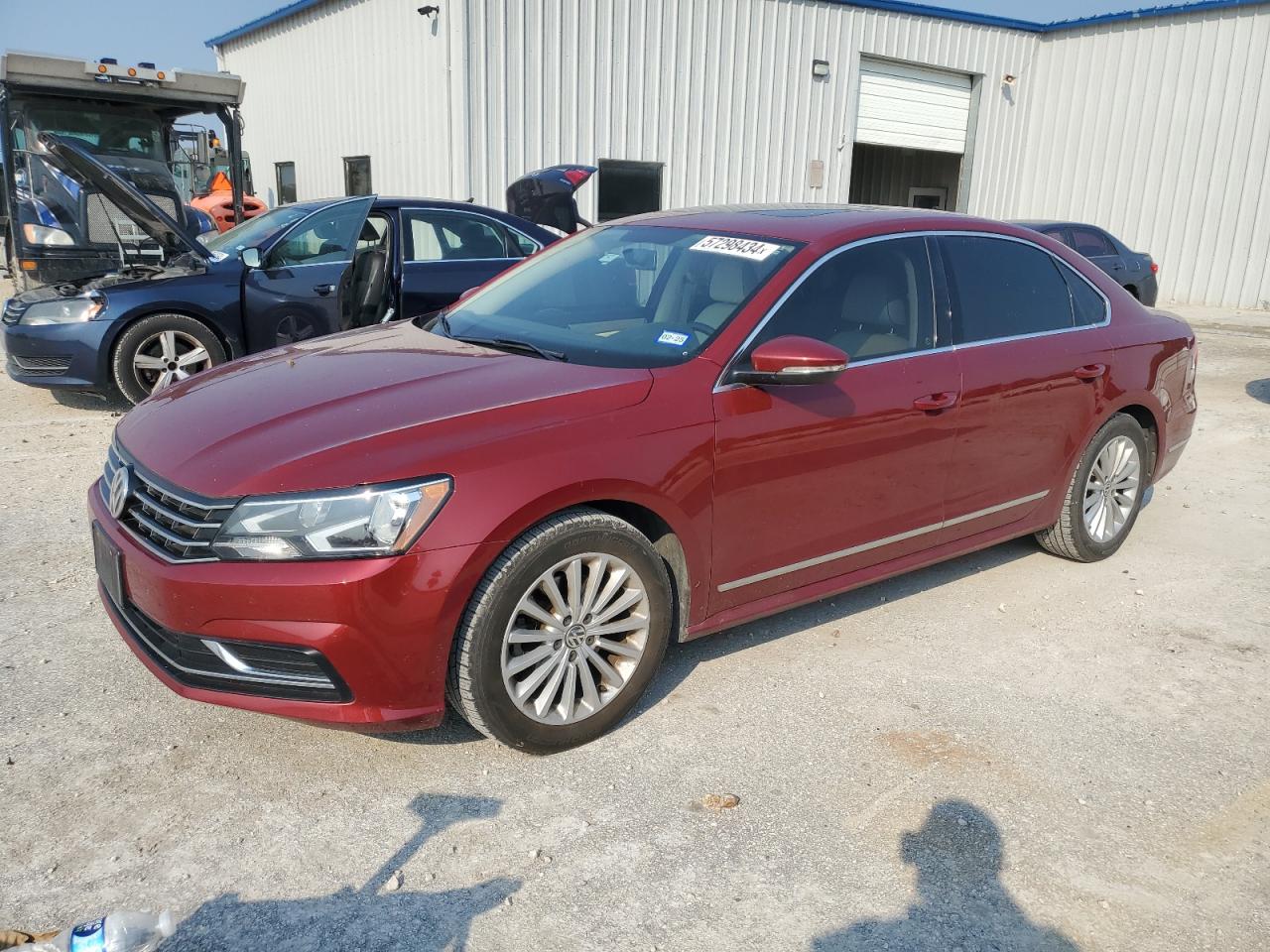 2017 VOLKSWAGEN PASSAT SE