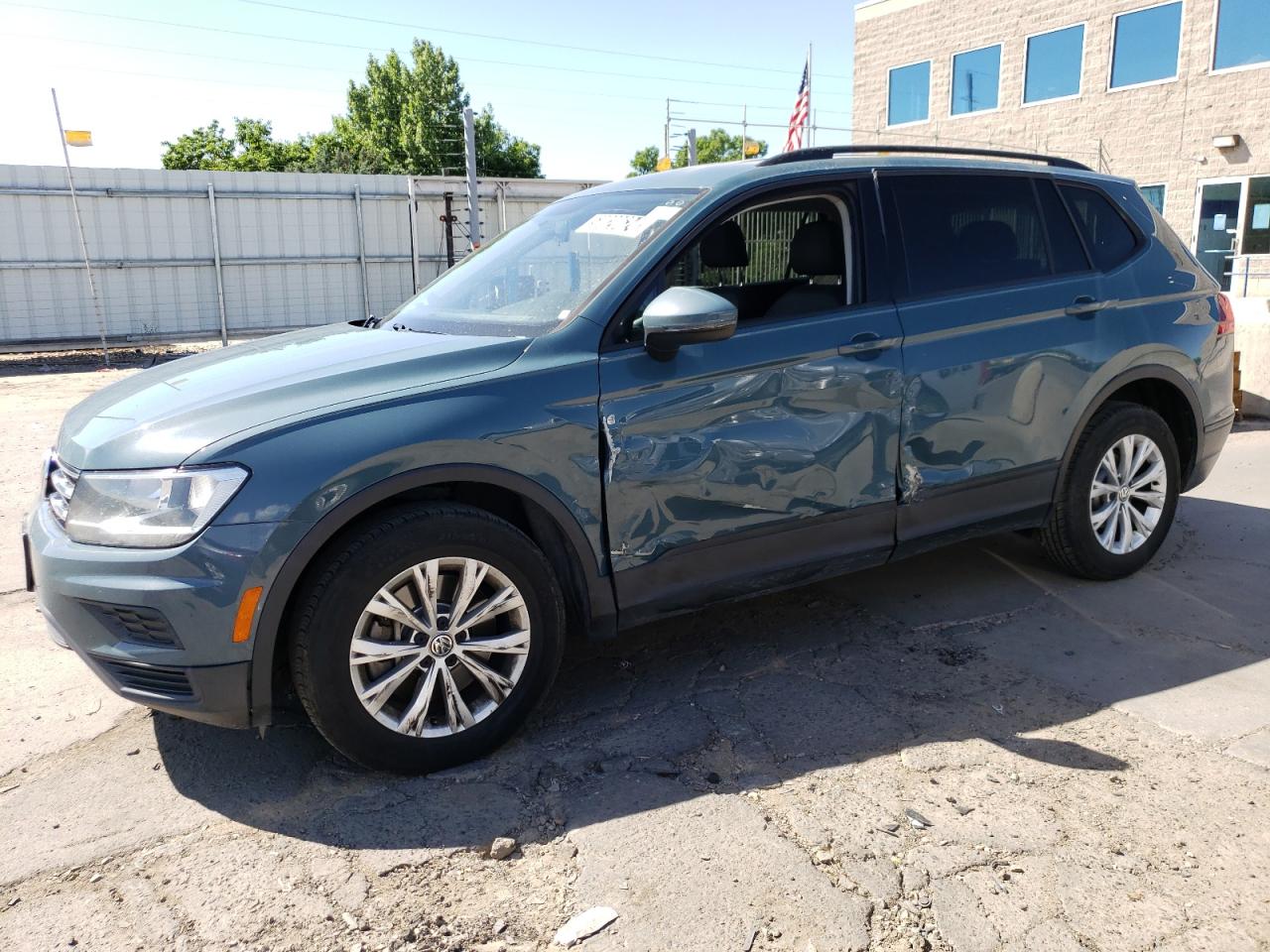 2019 VOLKSWAGEN TIGUAN S