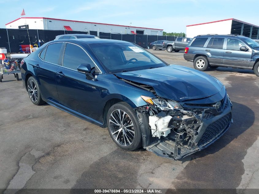 2018 TOYOTA CAMRY SE