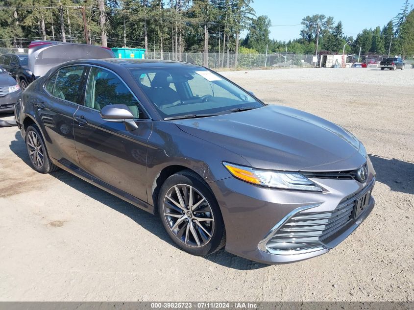 2023 TOYOTA CAMRY XLE AWD